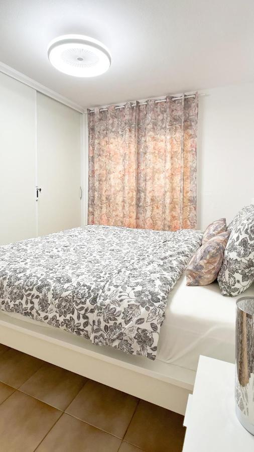 Korallia Guesthouse Castle Harbour Los Cristianos  Dış mekan fotoğraf
