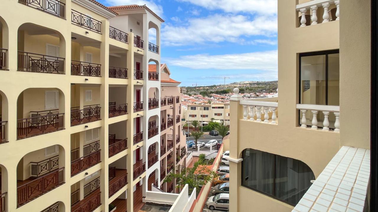 Korallia Guesthouse Castle Harbour Los Cristianos  Dış mekan fotoğraf
